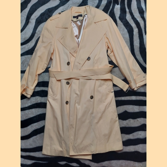 Anne Klein Jackets & Blazers - Anne Klein Cream Colored Trench Coat